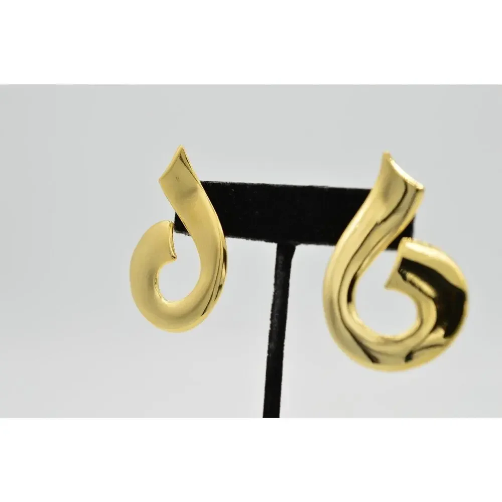 JJ Vintage Pierced Earrings Chunky Shiny Metal Gold Swirl 1988 Signed Bin4